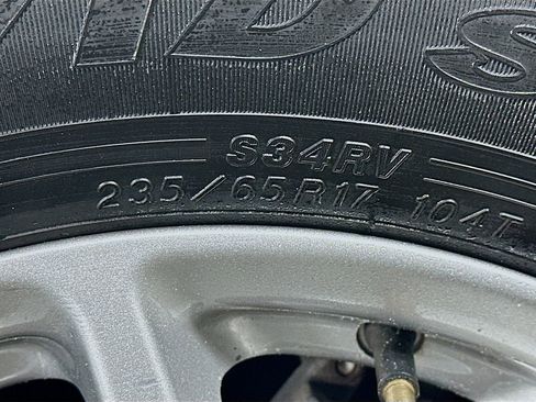 Used 2024 Chrysler Pacifica Touring-L image 34