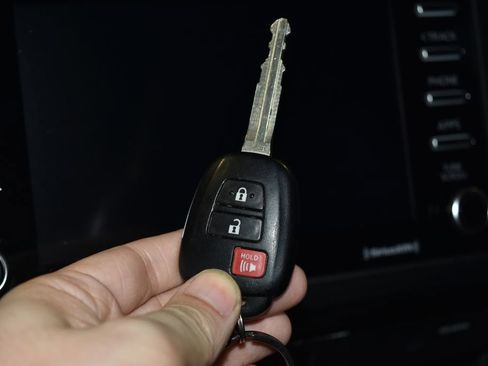 Used 2023 Toyota Tacoma SR image 17