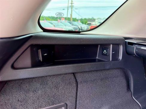 Used 2023 Land Rover Discovery Sport S AWD/4WD image 5
