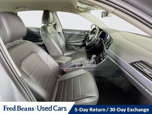 Used 2024 Volkswagen Jetta SE FWD image 32