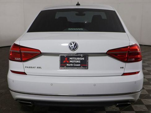 Used 2016 Volkswagen Passat 3.6 SEL Premium FWD image 14