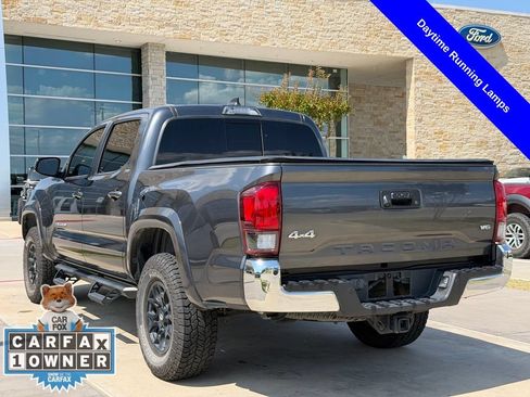Used 2021 Toyota Tacoma SR5 AWD/4WD image 12