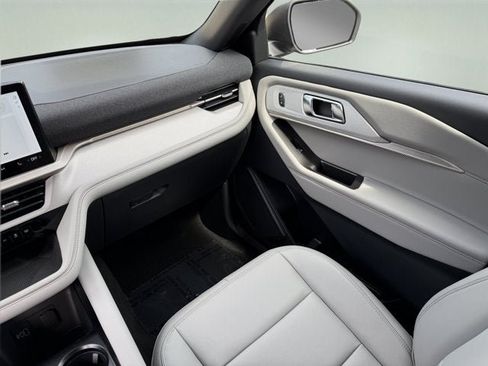 New 2027 Ford Explorer Active AWD/4WD image 16