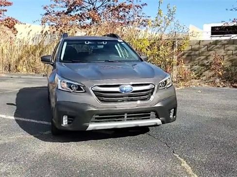 Used 2022 Subaru Outback Limited w/ Popular Package #2 image 3