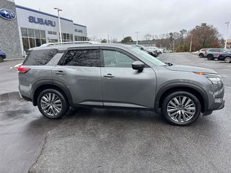 Used 2025 Nissan Pathfinder SL w/ SL Premium Package video 2