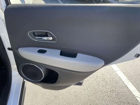 Used 2022 Honda HR-V EX image 44