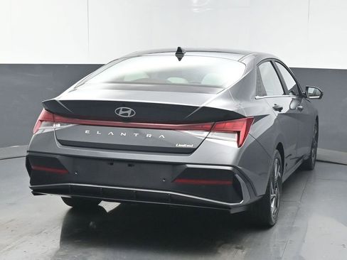 Used 2024 Hyundai Elantra Limited image 7