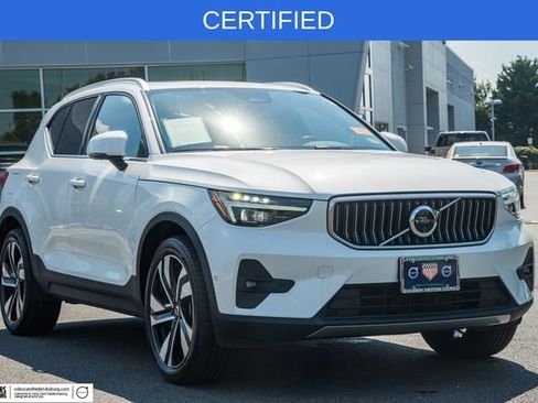 Certified 2024 Volvo XC40 B5 Ultimate AWD/4WD image 1