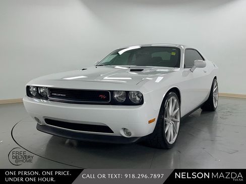 Used 2013 Dodge Challenger R/T image 1