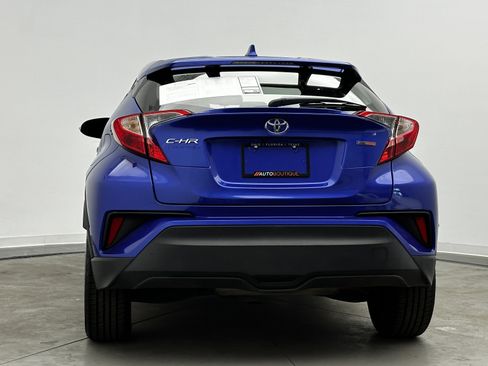 Used 2019 Toyota C-HR LE image 6