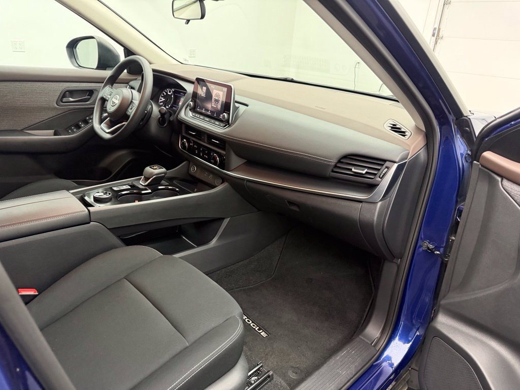 Used 2023 Nissan Rogue S AWD/4WD image 33