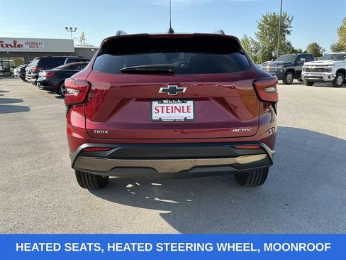 Used 2024 Chevrolet Trax ACTIV w/ Sunroof Package image 5