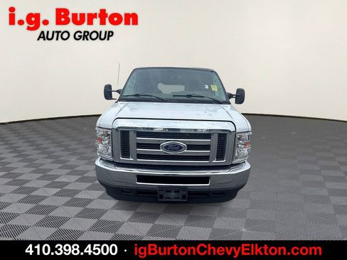 Used 2022 Ford E-450 and Econoline 450 Super Duty w/ Power Windows & Locks Group RWD image 2