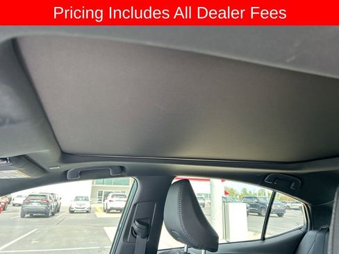 Used 2025 Toyota Camry XSE FWD image 5