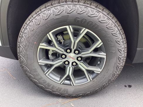 New 2026 GMC Acadia AT4 w/ Luxury Package AWD/4WD image 10