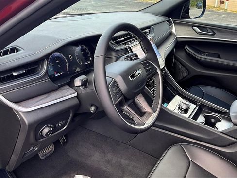 New 2025 Jeep Grand Cherokee Limited w/ Luxury Tech Group II image 6