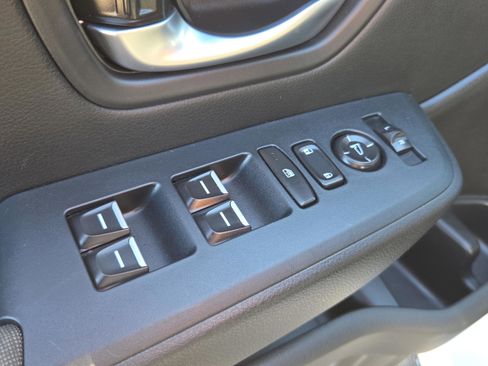 Certified 2025 Honda Pilot Sport image 15