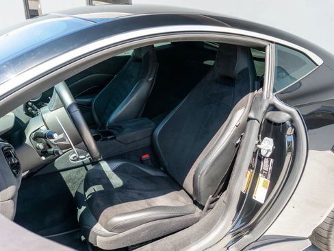 Used 2020 Aston Martin V8 Vantage Coupe RWD image 41