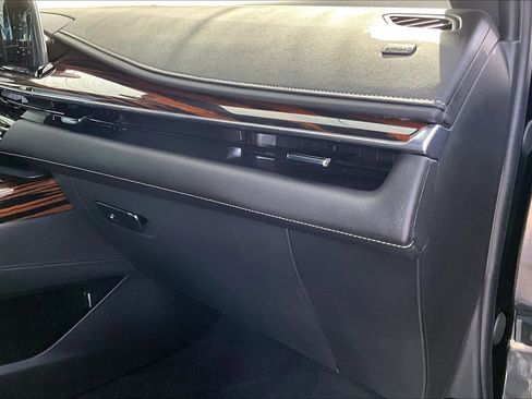 Used 2024 Cadillac Escalade Premium Luxury w/ Performance Package image 19