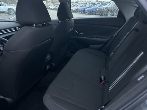 Used 2025 Hyundai Elantra SEL image 9