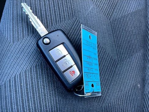 Used 2016 Nissan Rogue S image 12