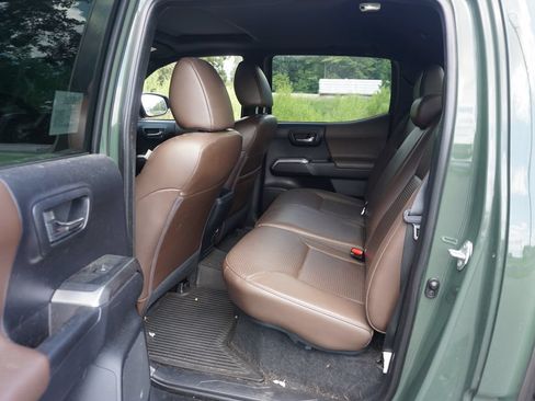 Used 2021 Toyota Tacoma Limited AWD/4WD image 15