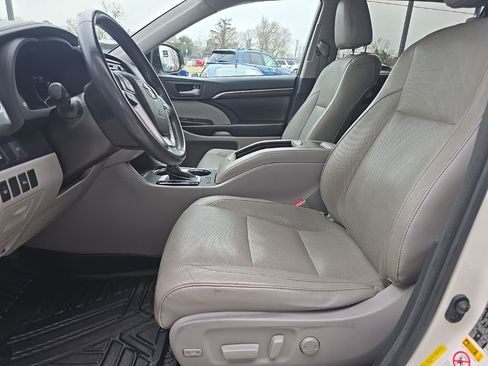 Used 2016 Toyota Highlander Limited image 12