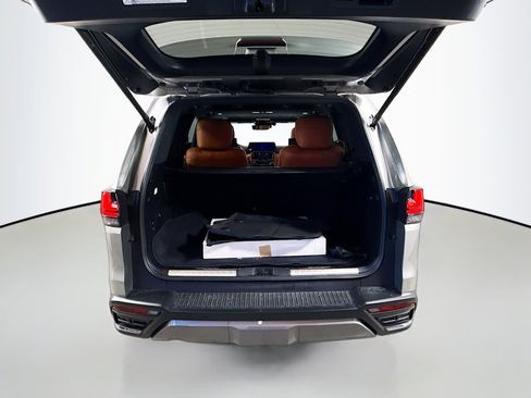 Used 2023 Lexus LX 600 4WD w/ Accessory Package (Z1) image 27