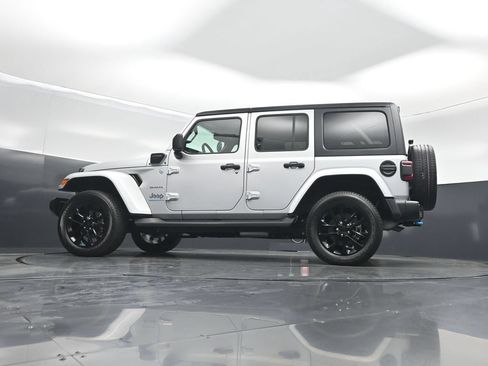 Used 2023 Jeep Wrangler Unlimited Sahara w/ Cold Weather Group AWD/4WD image 50