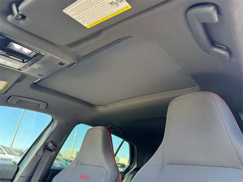 Used 2023 Volkswagen GTI SE w/ Golf Protection Package image 9