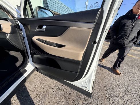Used 2019 Hyundai Santa Fe SE FWD image 11