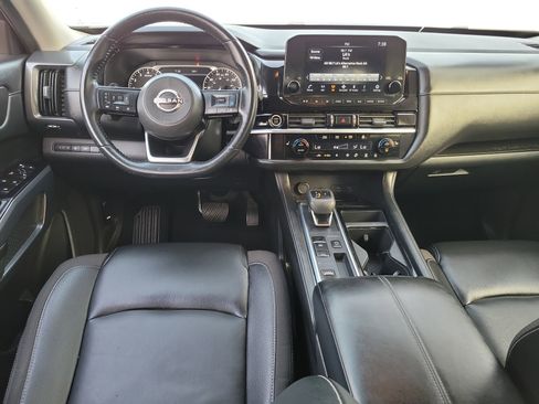 Used 2023 Nissan Pathfinder SL image 6