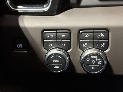 Used 2023 GMC Sierra 1500 Denali w/ Denali Reserve Package AWD/4WD image 19