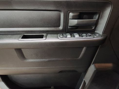 Used 2024 RAM 2500 Tradesman w/ Chrome Appearance Group image 43