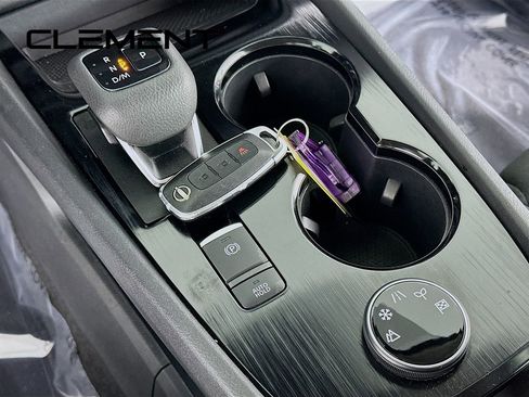 Used 2024 Nissan Rogue S image 23