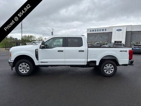 Used 2023 Ford F350 XLT AWD/4WD image 3