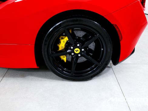 Used 2020 Ferrari F8 Tributo RWD image 31
