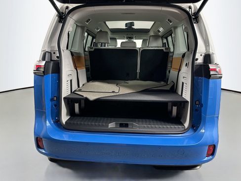 New 2025 Volkswagen ID. Buzz 1st Edition image 31