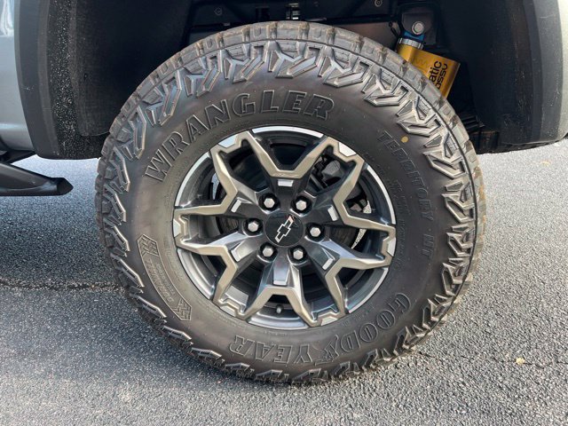 New 2026 Chevrolet Colorado ZR2 w/ Off-Road Front Bumper Package AWD/4WD image 25