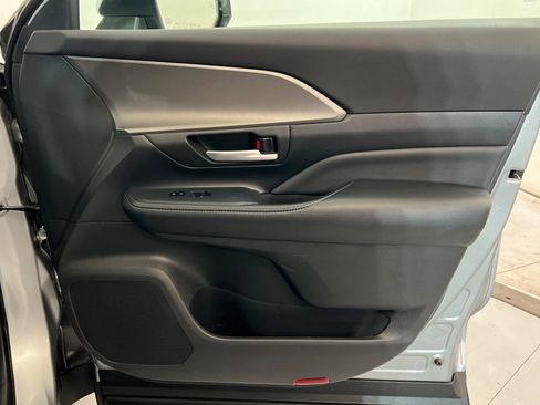 Certified 2025 Toyota Grand Highlander AWD image 25