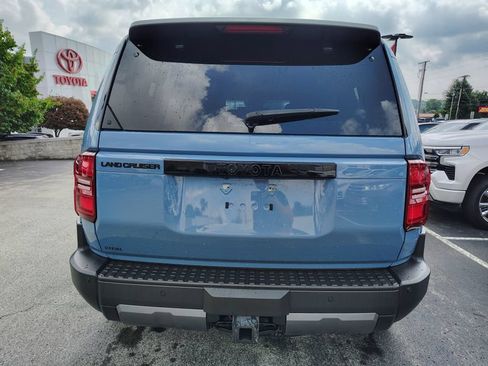 Used 2025 Toyota Land Cruiser w/ Premium Package AWD/4WD image 5