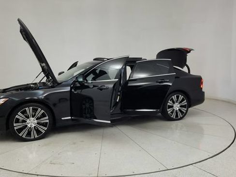 Used 2023 Volvo S90 B6 Plus AWD/4WD image 16
