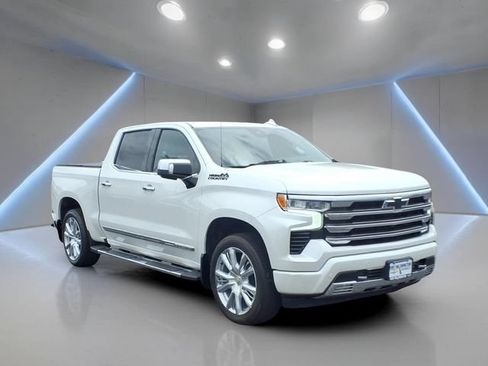 Used 2023 Chevrolet Silverado 1500 High Country w/ High Country Premium Package AWD/4WD image 1