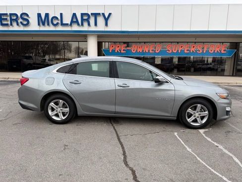 Used 2024 Chevrolet Malibu LT image 3