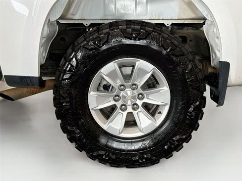 Used 2024 Chevrolet Silverado 1500 W/T w/ WT Value Package AWD/4WD image 33