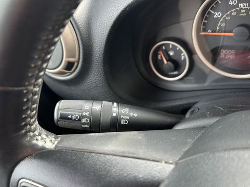 Used 2016 Jeep Wrangler Unlimited Sahara image 25