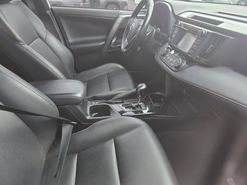 Used 2018 Toyota RAV4 SE w/ Protection Package AWD/4WD image 13