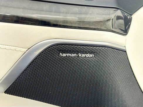 Used 2017 Mercedes-Benz SL 550 image 23