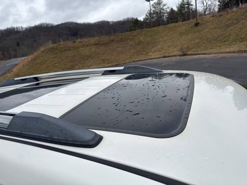 Used 2012 GMC Acadia Denali image 10