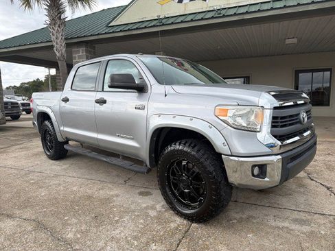 Used 2015 Toyota Tundra SR5 image 2